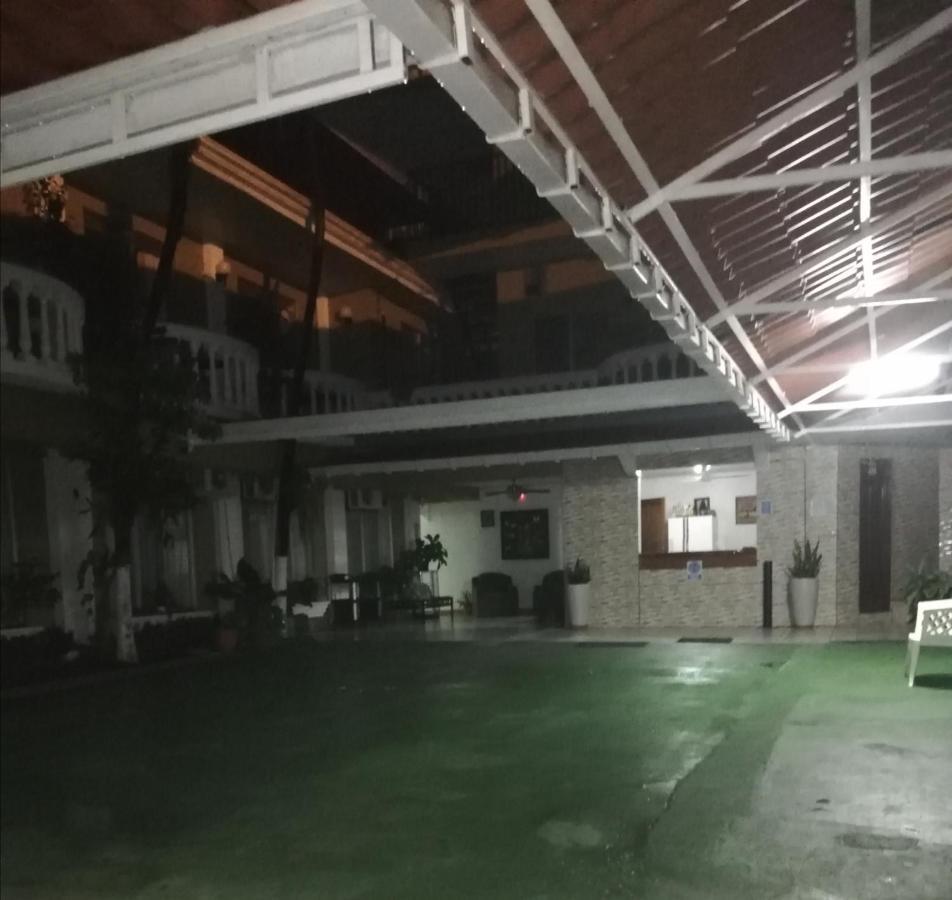 Hotel Malinche Quepos Bagian luar foto