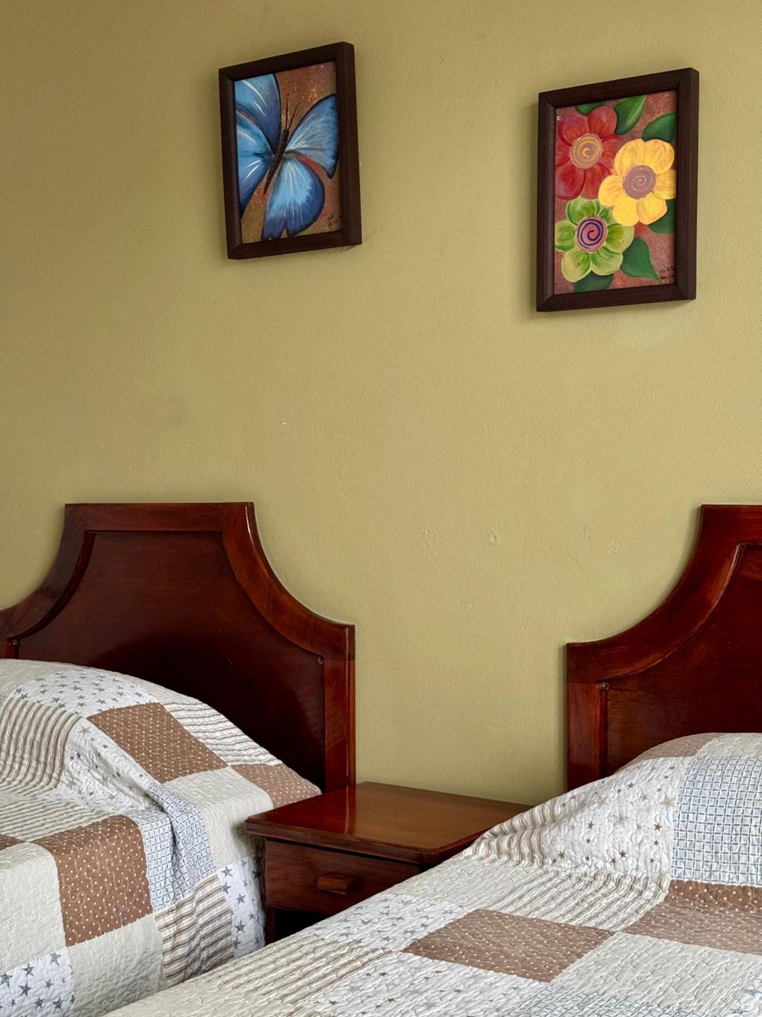 Hotel Malinche Quepos Bagian luar foto