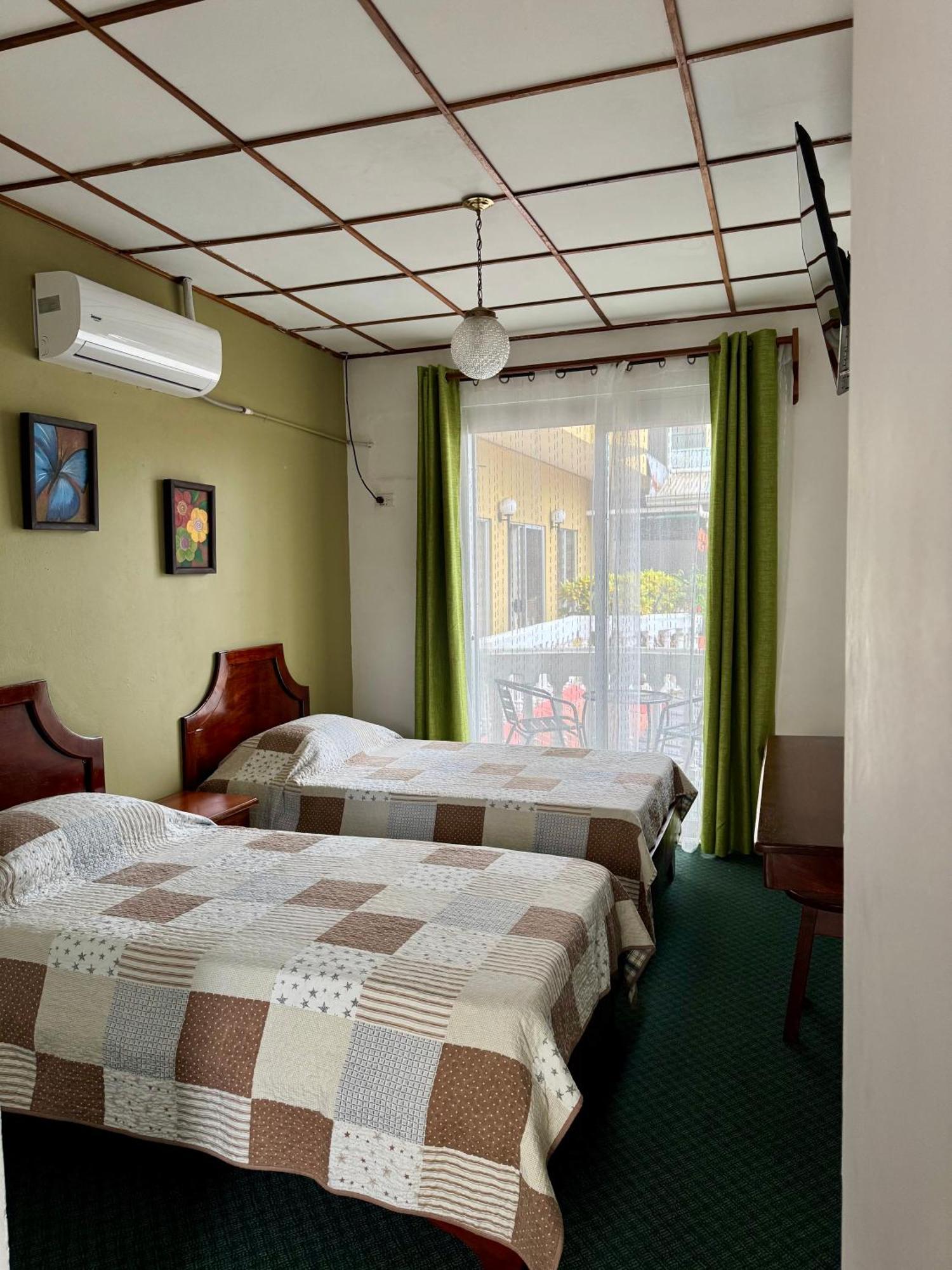 Hotel Malinche Quepos Bagian luar foto