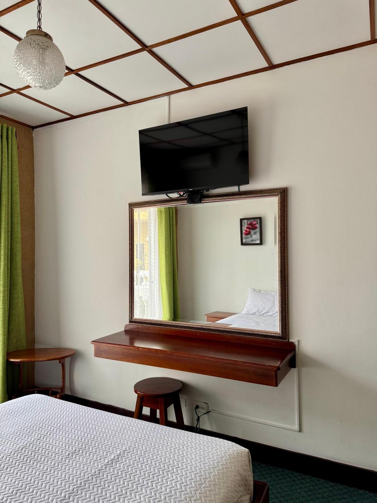 Hotel Malinche Quepos Bagian luar foto