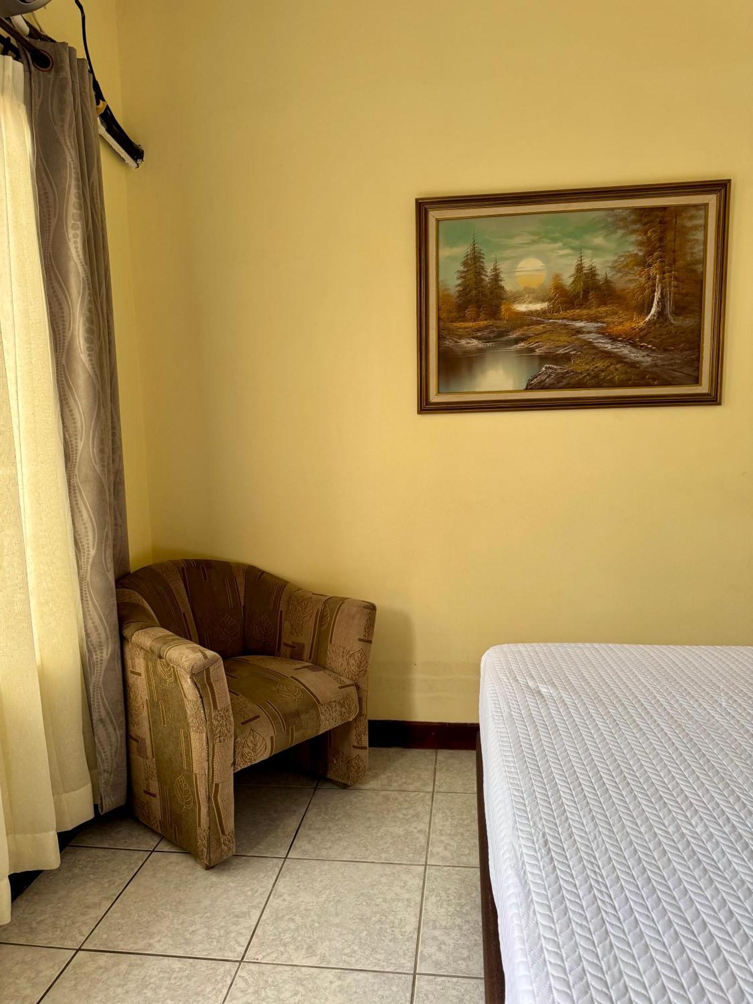 Hotel Malinche Quepos Bagian luar foto